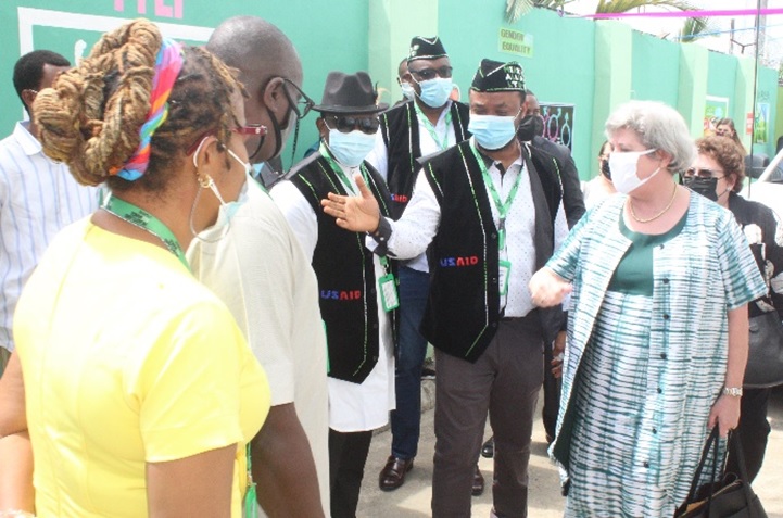 The United States Ambassador to Nigeria; Mary Beth Leonard being received by the Chief of Party of Heartland Alliance Limited by Guarantee (HALG) and team during her familiarization visit to the Uyo One Stop Shop. L-R, Dr Ngozi Noel-Ogamba (State Team Lead), Anichebe Ogbozor (Director of Finance and Operations), Dr. Abang Roger (Director of Programs), Umoh Paul (Deputy Chief of Party), Dr. Emmanuel Godwin (Chief of Party), Mary Beth Leonard (United States Ambassador to Nigeria) and Rachel Goldstein (Director, Office of HIV/AIDS & TB)